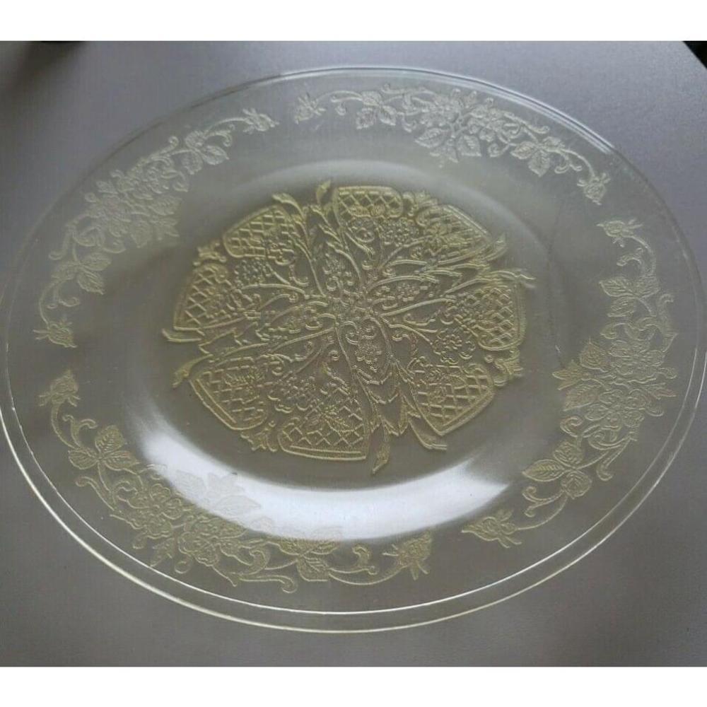 2 Vintage Macbeth Evans? light Yellow Depression Glass 8-3/8” Plates